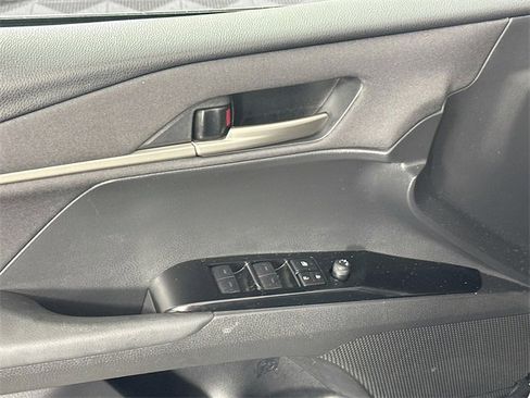 Used 2025 Toyota Camry LE image 18