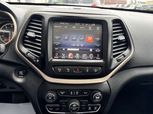 Used 2016 Jeep Cherokee Limited w/ Luxury Group image 16