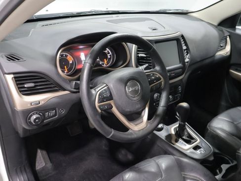 Used 2018 Jeep Cherokee Limited w/ High Altitude Package AWD/4WD image 18