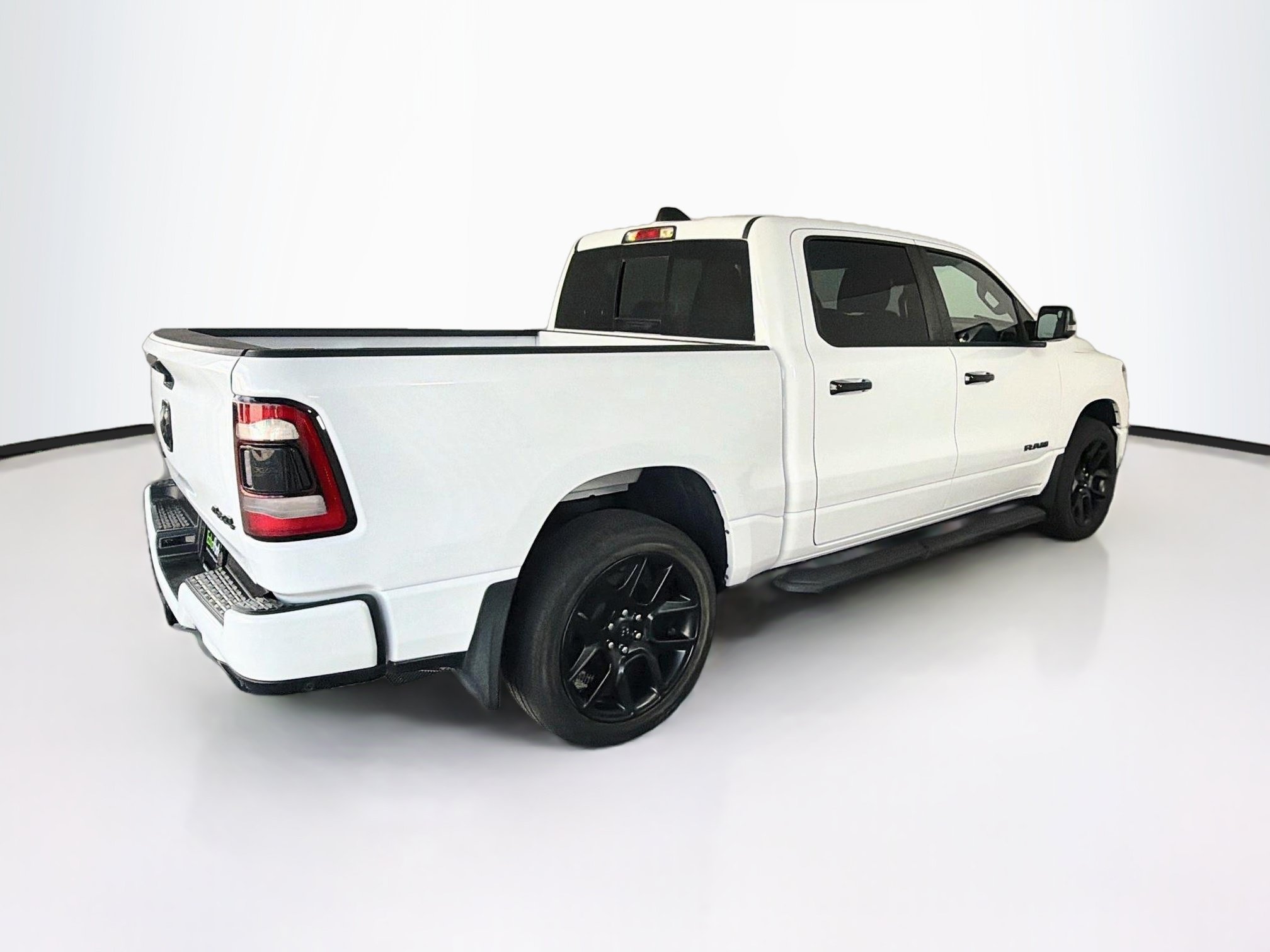 Used 2023 RAM 1500 Laramie AWD/4WD image 9