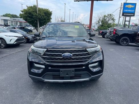 Used 2020 Ford Explorer XLT w/ Equipment Group 202A AWD/4WD image 2