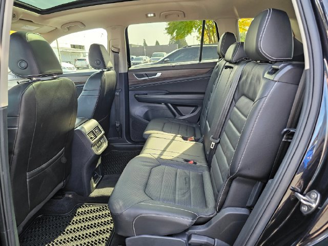 Used 2024 Volkswagen Atlas SEL AWD/4WD image 20