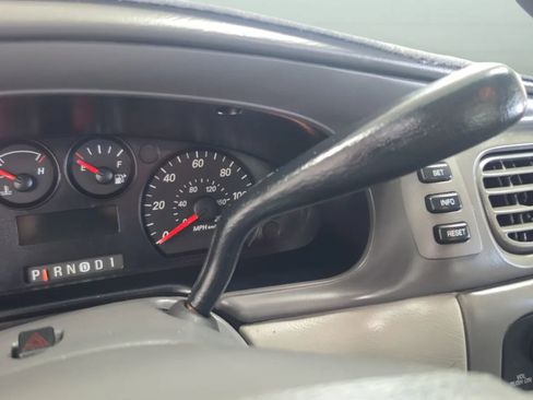 Used 2006 Ford Taurus SE FWD image 11