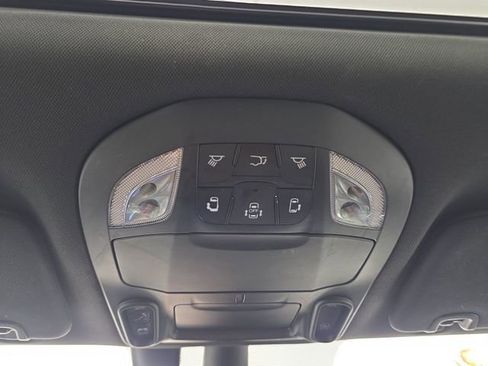 Used 2018 Chrysler Pacifica Touring-L Plus w/ Advanced Safetytec Group FWD image 26