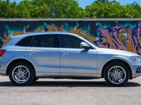 Used 2017 Audi Q5 2.0T Premium Plus w/ Technology Package AWD/4WD image 9