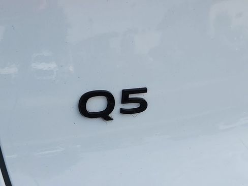 Certified 2025 Audi Q5 Premium w/ Convenience Package AWD/4WD image 30