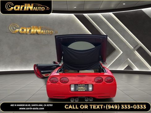 Used 2001 Chevrolet Corvette Coupe w/ Preferred Equipment Group1 RWD image 9