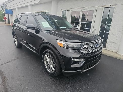 Used 2021 Ford Explorer Limited w/ Equipment Group 301A AWD/4WD image 2