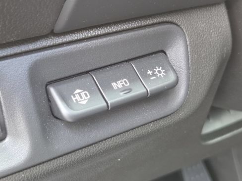 Used 2023 GMC Acadia Denali w/ Denali Technology Package FWD image 16