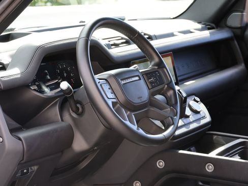 Used 2022 Land Rover Defender 110 X-Dynamic HSE AWD/4WD image 13