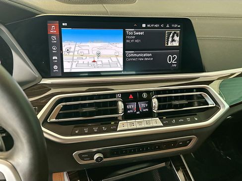 Used 2023 BMW X5 xDrive40i w/ M Sport Package AWD/4WD image 12