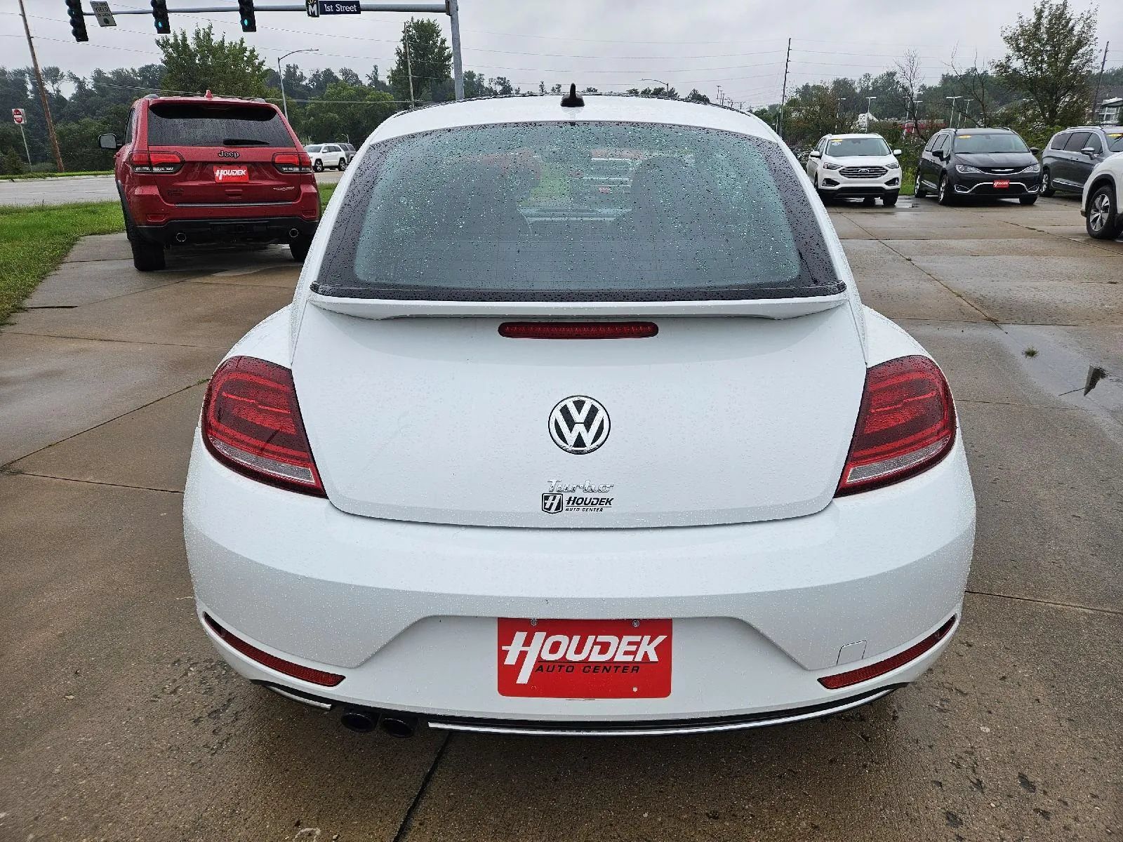 Used 2018 Volkswagen Beetle 2.0T FWD image 6