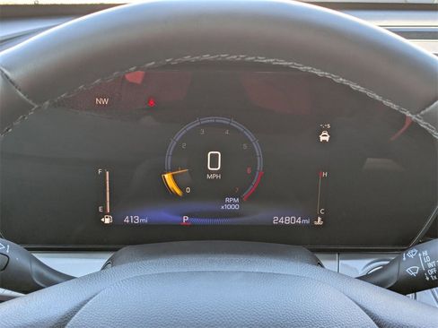 Used 2025 Chevrolet Trax LT w/ LT Convenience Package image 17