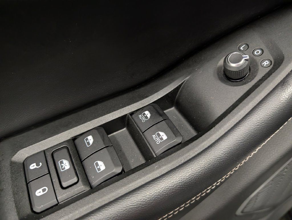 Used 2021 Jeep Grand Cherokee L Limited AWD/4WD image 10