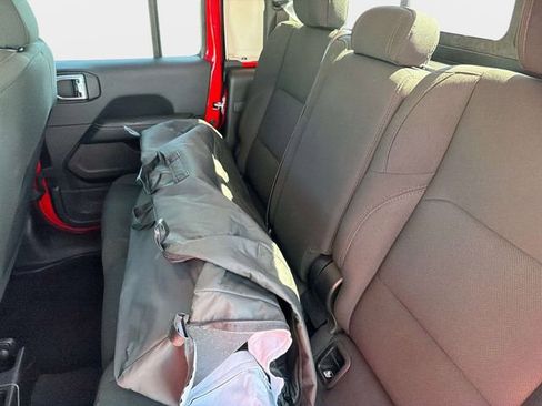 Used 2023 Jeep Gladiator Overland image 13