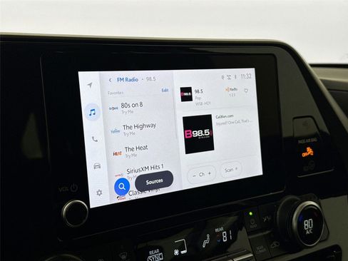 Certified 2023 Toyota Highlander XLE image 25