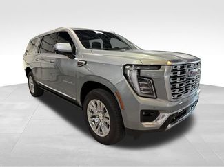 Used 2025 GMC Yukon XL Denali w/ Sun & Power Step Package AWD/4WD video 3