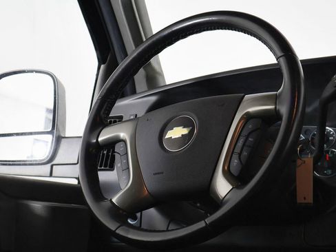 Used 2018 Chevrolet Express 2500 w/ Driver Convenience Package RWD image 31