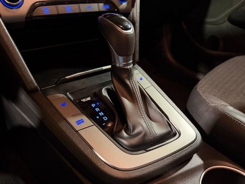 Used 2017 Hyundai Elantra Limited w/ Limited Tech Package 04 image 16