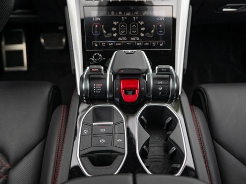 Used 2020 Lamborghini Urus image 32
