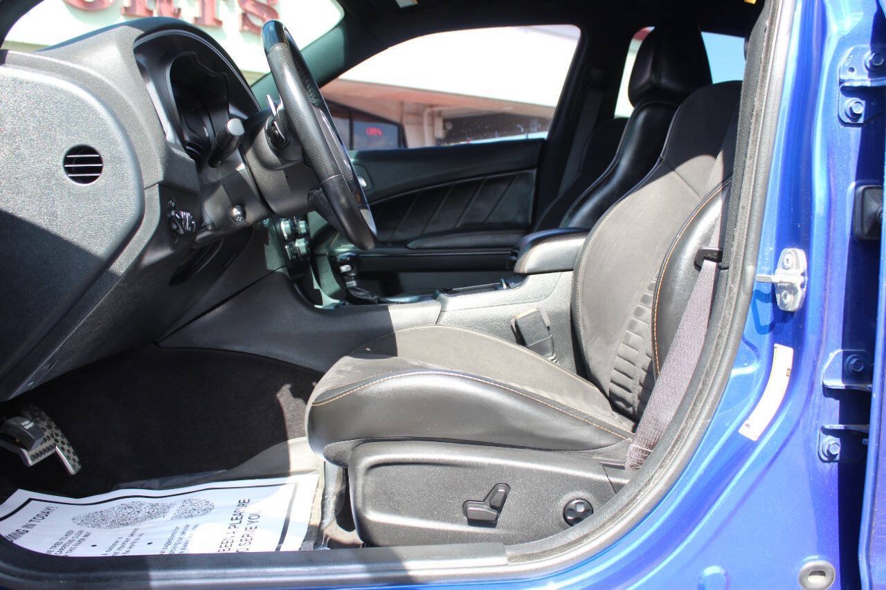 Used 2018 Dodge Charger R/T RWD image 17