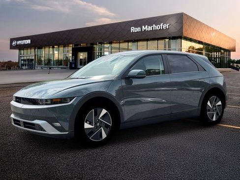 New 2025 Hyundai Ioniq 5 SE image 2