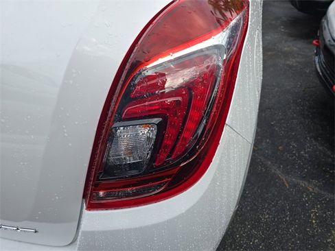 Used 2018 Buick Encore Preferred image 5