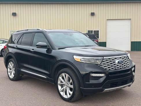 Used 2024 Ford Explorer Platinum w/ Technology Package image 7