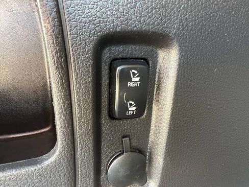 Used 2010 Ford Edge SEL FWD image 20
