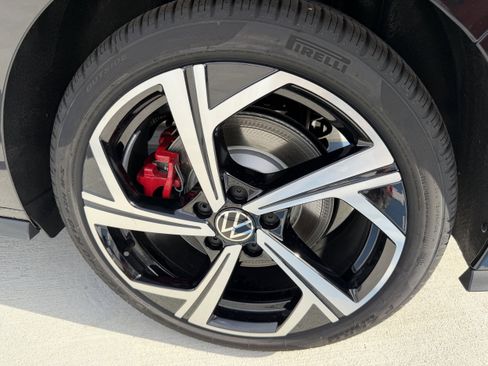 New 2026 Volkswagen GTI SE FWD image 32