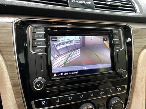Used 2018 Volkswagen Passat 2.0T SE FWD image 19