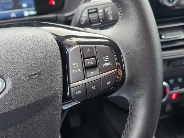Used 2025 Ford Escape Active AWD/4WD image 30