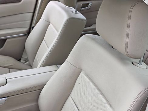 Used 2016 Mercedes-Benz E 350 4MATIC Sedan image 22