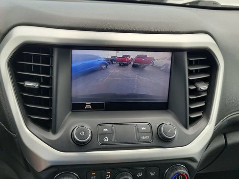 Used 2023 GMC Acadia SLT AWD/4WD image 15