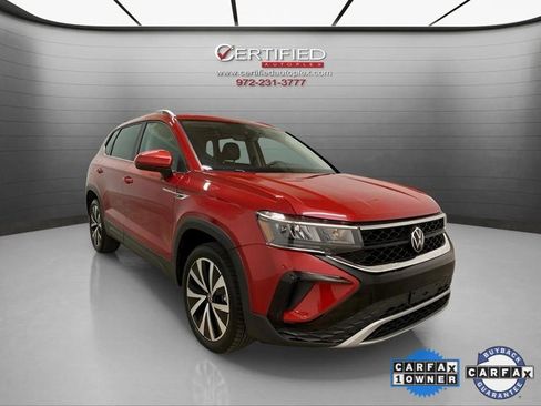 Used 2024 Volkswagen Taos SE image 3