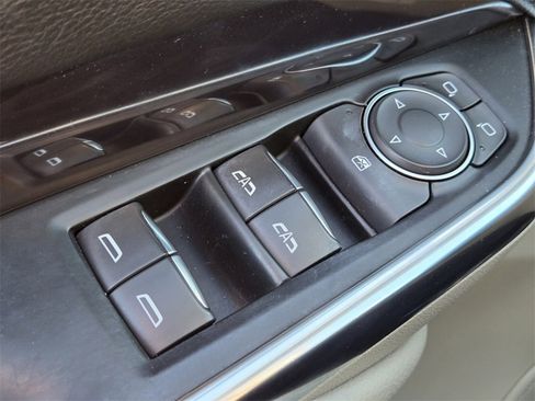 Used 2019 Cadillac XT4 Luxury image 37