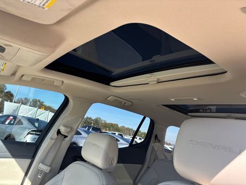 Used 2020 GMC Acadia Denali image 24
