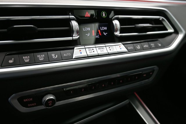 Used 2022 BMW X5 sDrive40i w/ Premium Package RWD image 32