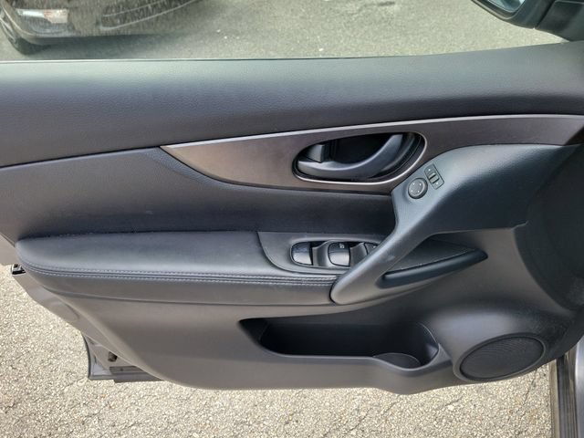 Used 2020 Nissan Rogue Sport S w/ Appearance Package FWD image 16