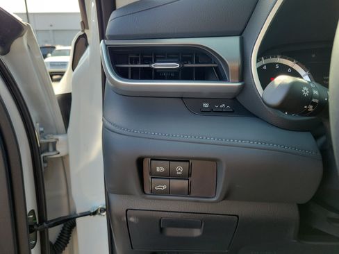 Used 2026 Toyota Highlander XLE AWD/4WD image 20