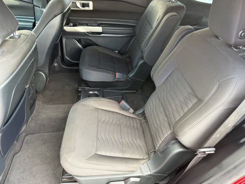 Used 2020 Ford Explorer XLT AWD/4WD image 24