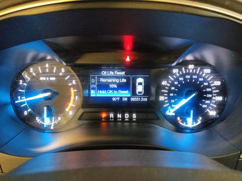 Used 2016 Ford Fusion SE FWD image 23
