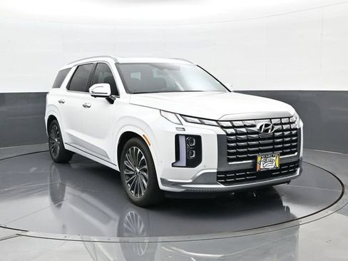 Used 2023 Hyundai Palisade Calligraphy AWD/4WD image 3