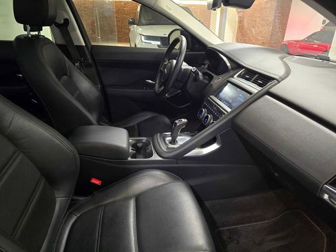 Used 2018 Jaguar E-PACE SE image 12