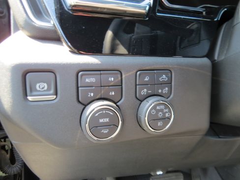 Used 2025 Chevrolet Silverado 1500 High Country w/ High Country Premium Package AWD/4WD image 21
