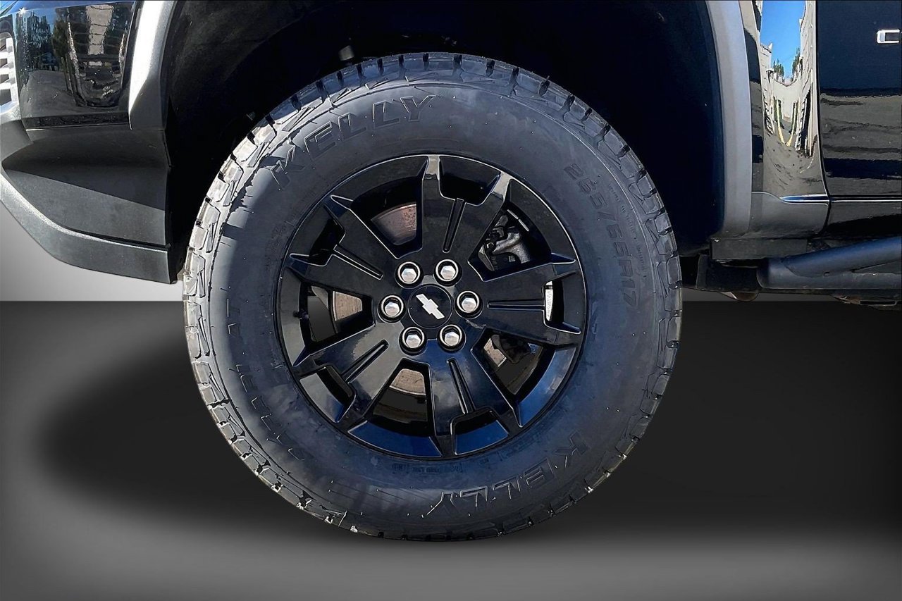 Used 2022 Chevrolet Colorado ZR2 w/ ZR2 Midnight Special Edition AWD/4WD image 31