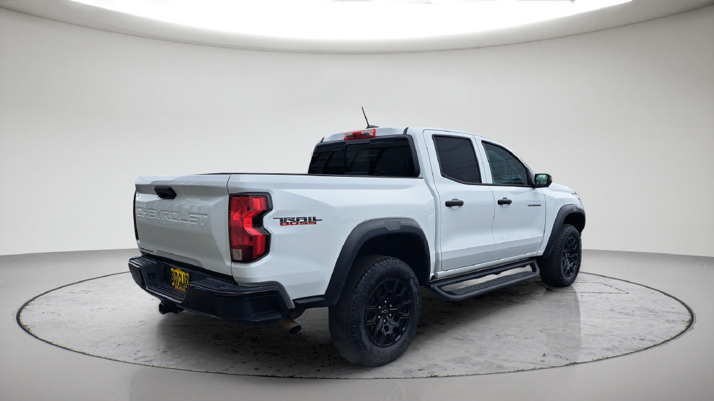Used 2023 Chevrolet Colorado Trail Boss w/ Technology Package AWD/4WD image 5