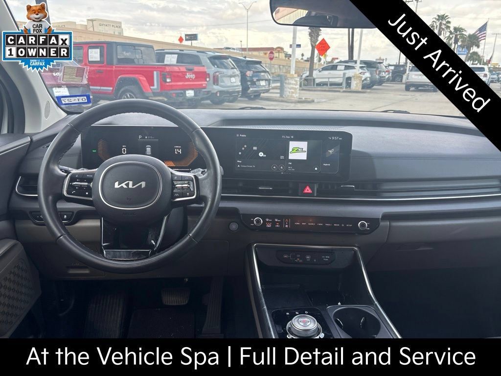 Certified 2025 Kia Carnival EX FWD image 5