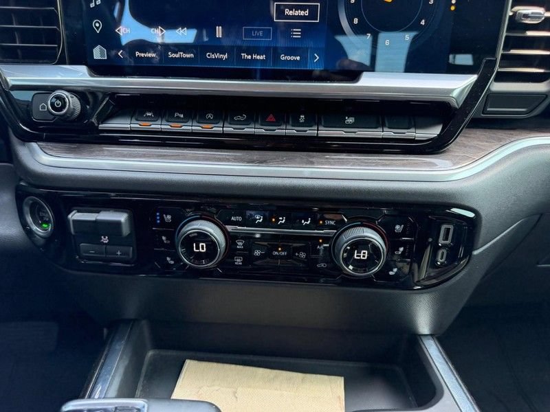 Used 2023 Chevrolet Silverado 1500 LTZ w/ Technology Package AWD/4WD image 13