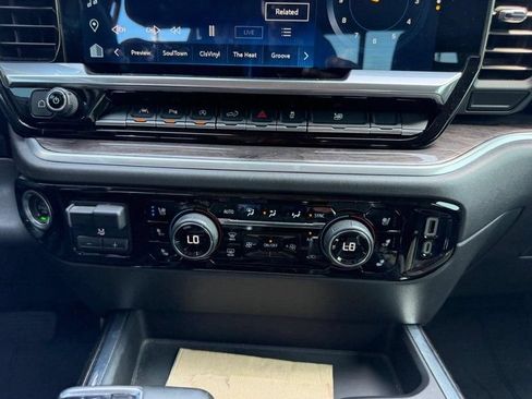 Used 2023 Chevrolet Silverado 1500 LTZ w/ Technology Package AWD/4WD image 13